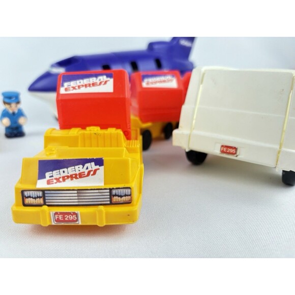 Vintage‎ 1984 PlaySkool Air Cargo Playset #295 Federal Express FedEx Plane Van - Picture 15 of 15